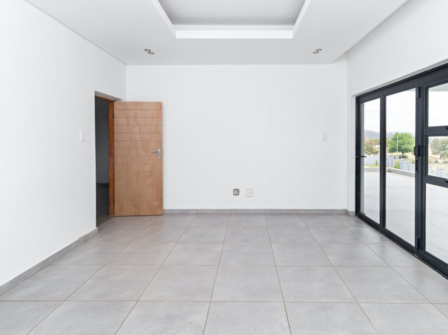 6 Bedroom Property for Sale in Gateway Manor North West